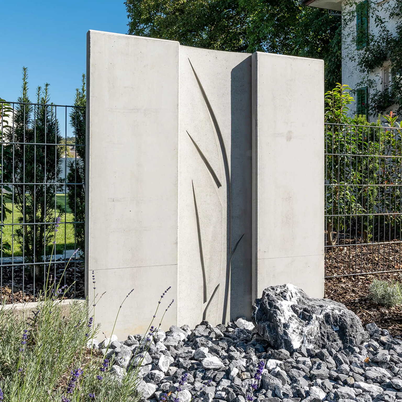Betonelemente, Beton im Garten, Gartenbau Sichtbeton, Betonfertigteile, Betonbrunnen, Baumeinfassung, Baumscheibe