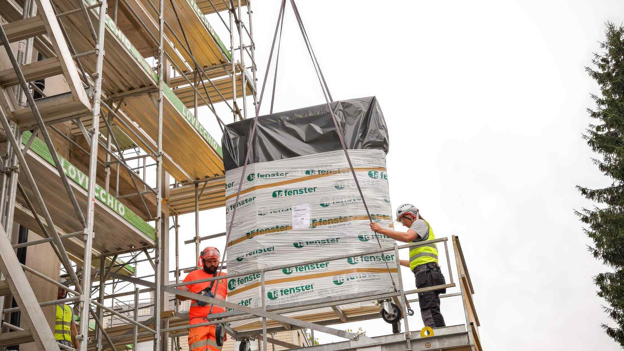 Fenstermontage, Baustellenlogistik, Fensterplanung, Arbeitssicherheit Suva