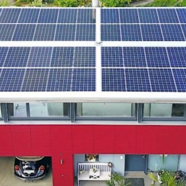 Ein Bild zu Deine Solaranlage komplett Lösung zum sorgenfrei Tarif - Thomas Bachmann, Geschäftsführer der Solarville AG
